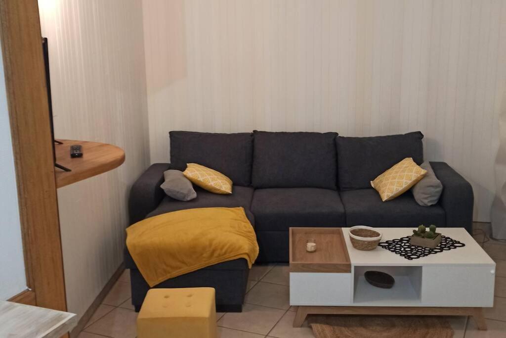 Petite Maison De Bourg Proche A84 Ducey-Les Cheris Exterior foto